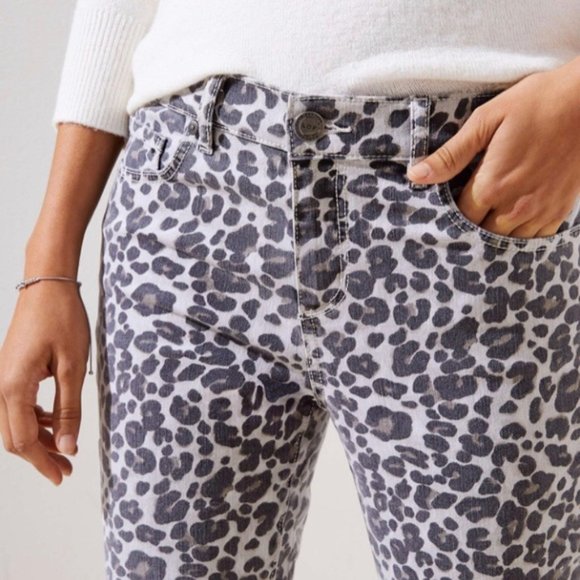 LOFT | Leopard Print Modern Skinny Jeans | 8 - Picture 2 of 10